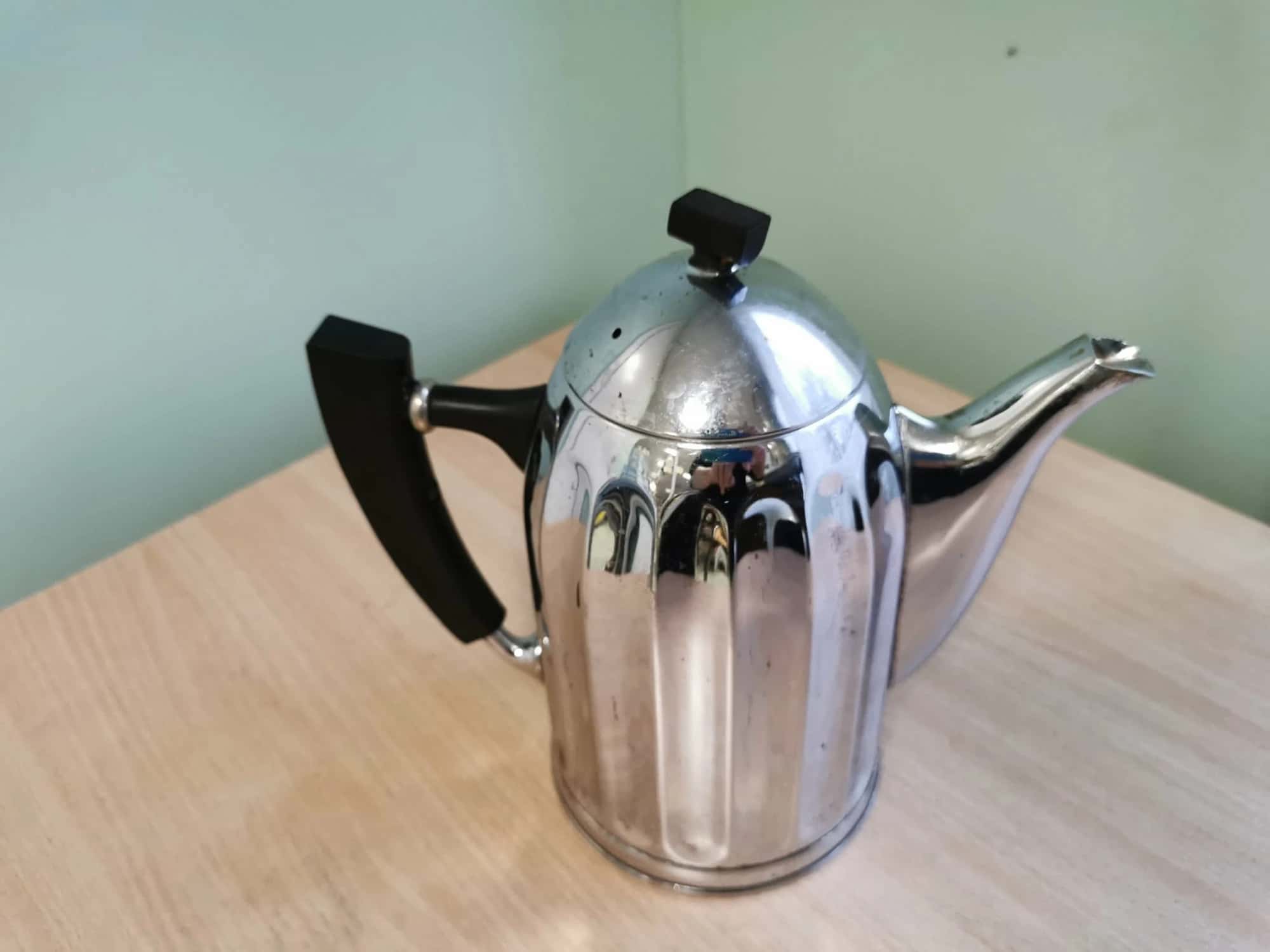 Teekann metallist, kõrgem - Image 1