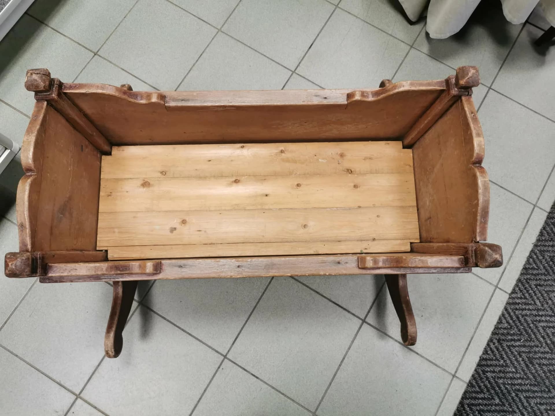 Häll - Image 3 - Kauplus Varakamber