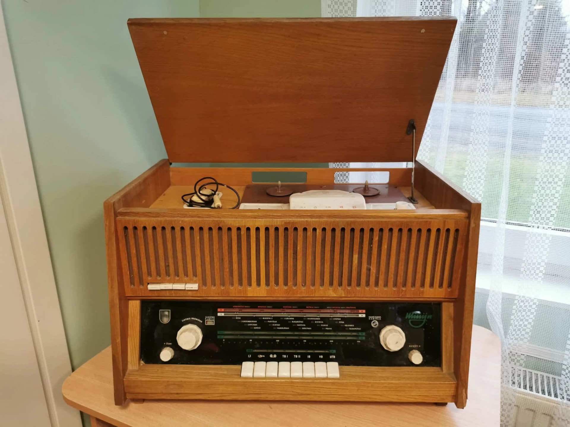 Raadio Minija, Leedu - Image 2 - Kauplus Varakamber