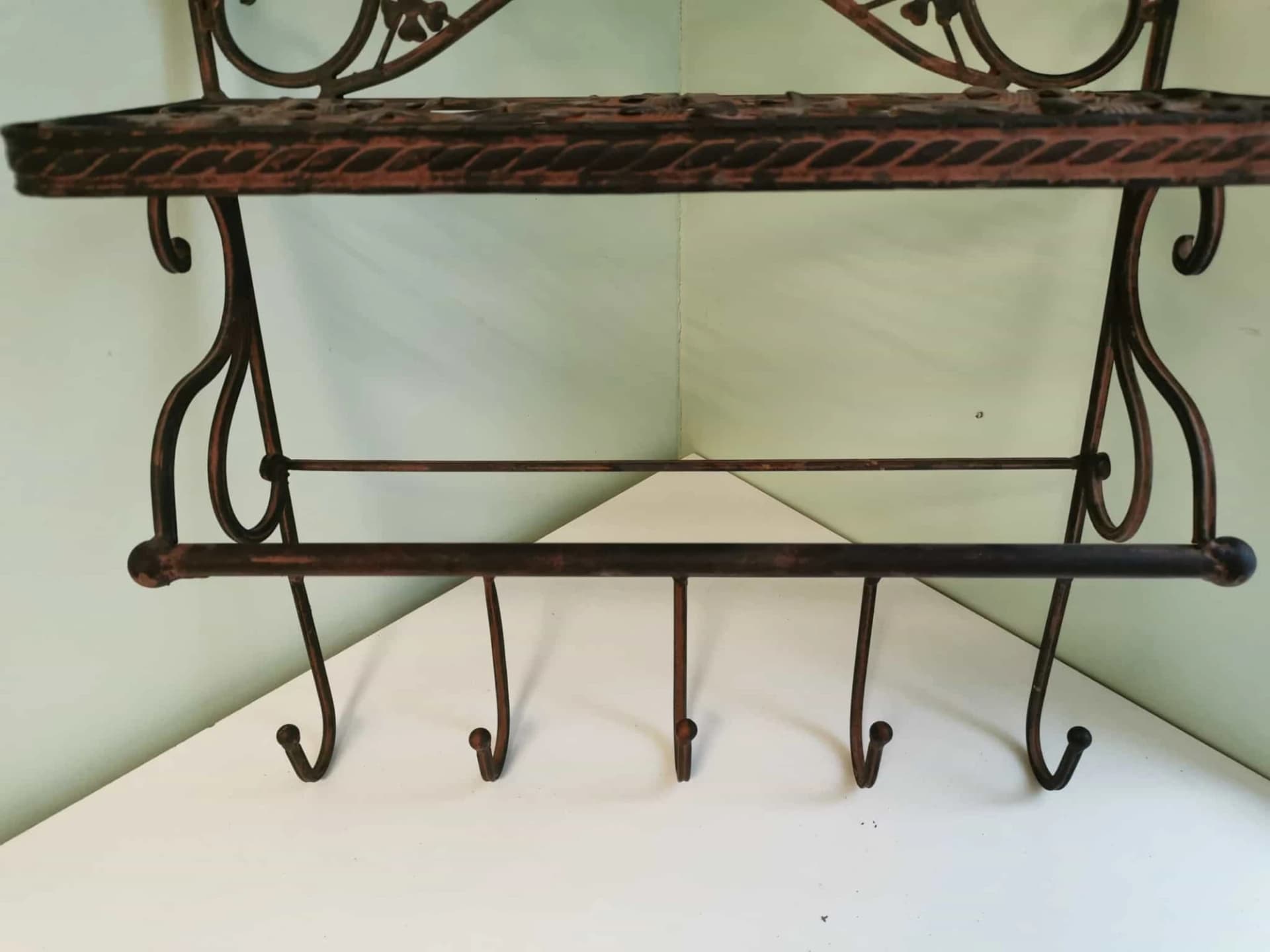 Metallist riiul, mustriline - Image 4 - Kauplus Varakamber