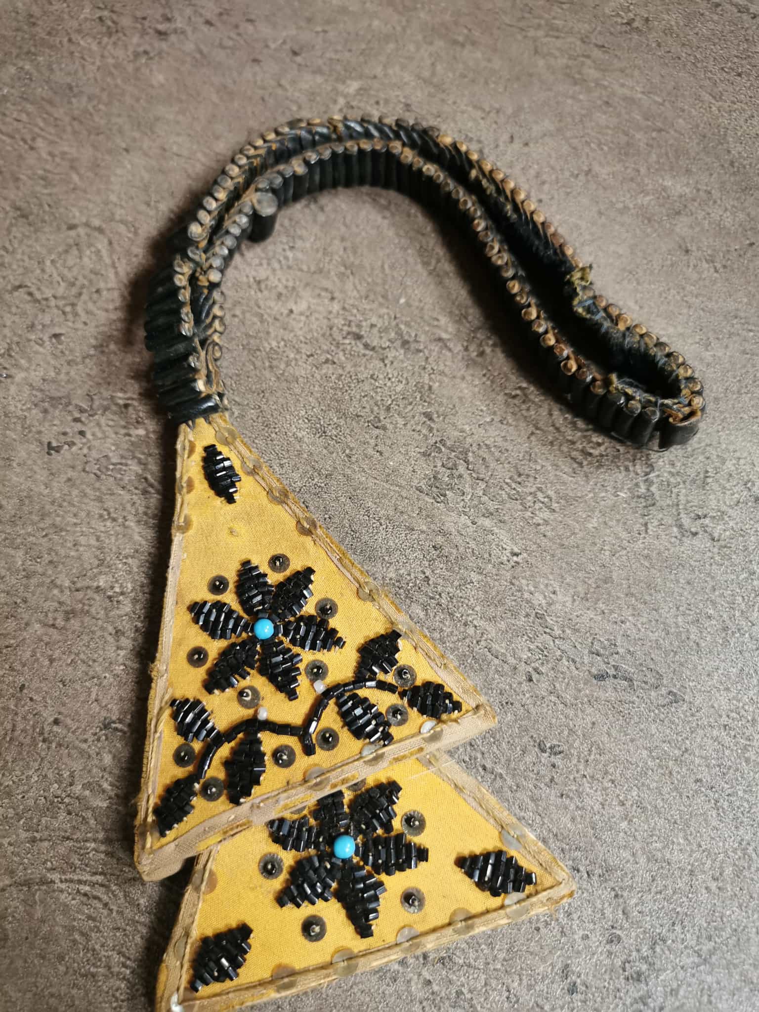 Lestovka, kollane ja must - Image 1